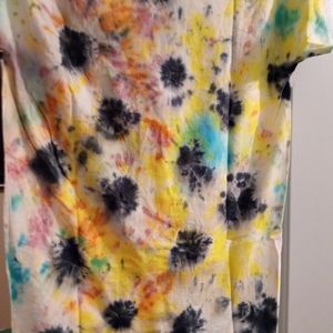 Tie-die T-Shirt Fruit of the Loom Size Med colors black spots with multi color